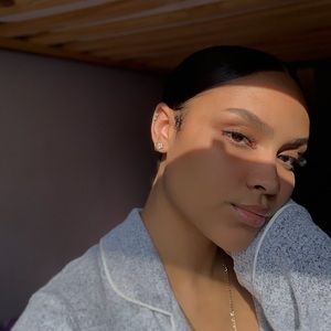 Meet your Posher, Ashanti